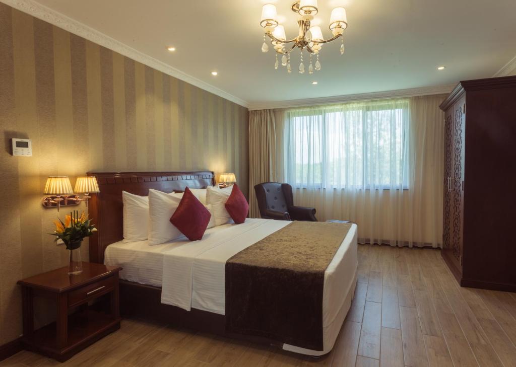 Postel nebo postele na pokoji v ubytování Sarova Woodlands Hotel and Spa