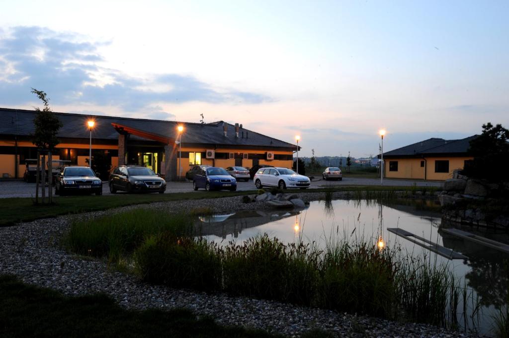 Black Bridge Hotel Apartment - Resim 22