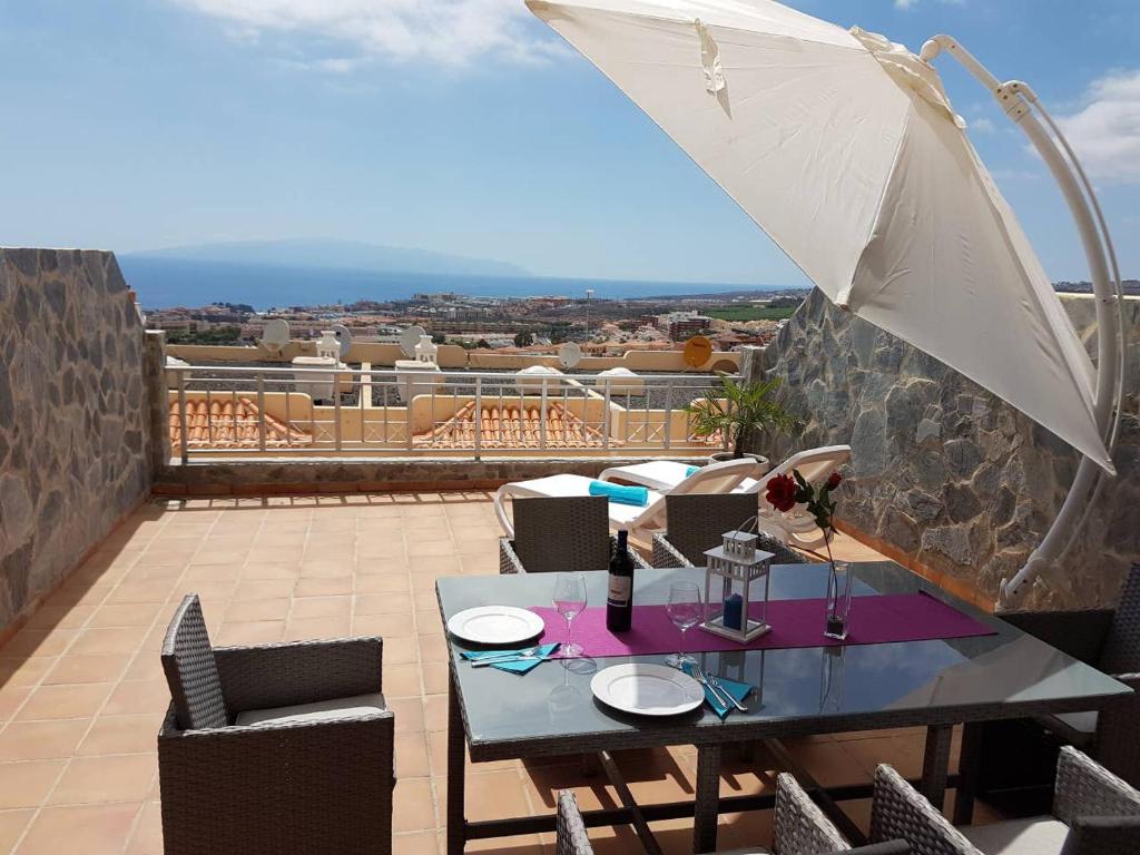 Villa Roque del Conde 2 with fantastic sea views, 2 terraces ...