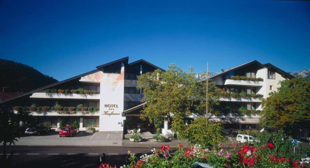 Nespecifikovaný výhled na hory nebo výhled na hory při pohledu z hotelu