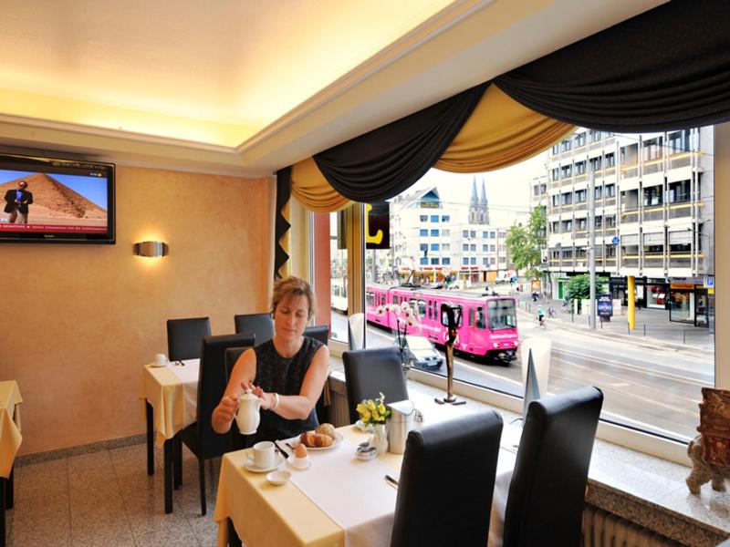 Hotel Savoy Bonn - Resim 6