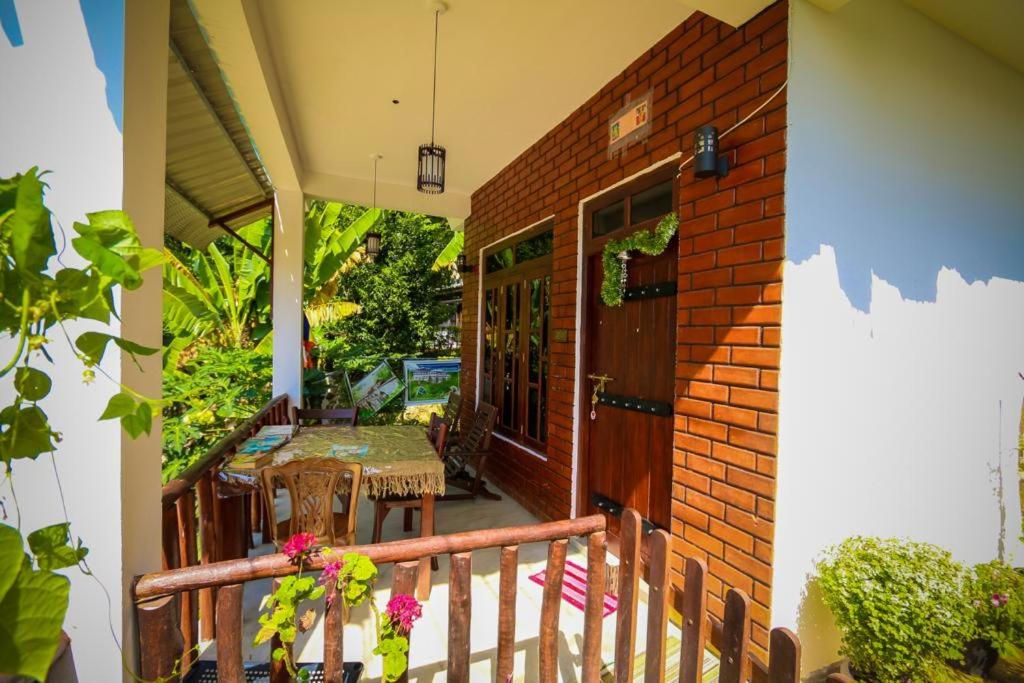 Balkón nebo terasa v ubytování Snuggle Cottage