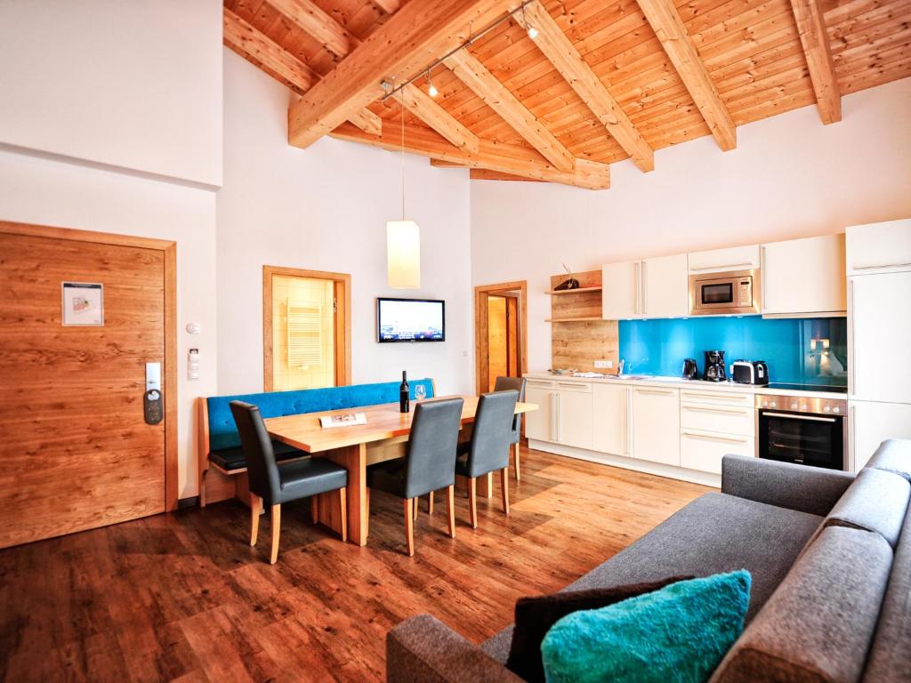 Kuchyň nebo kuchyňský kout v ubytování Hotel Garni Alpenland