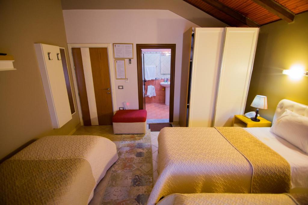 DEA Hotel 2002 - Drievoudige Kamer Met Bad