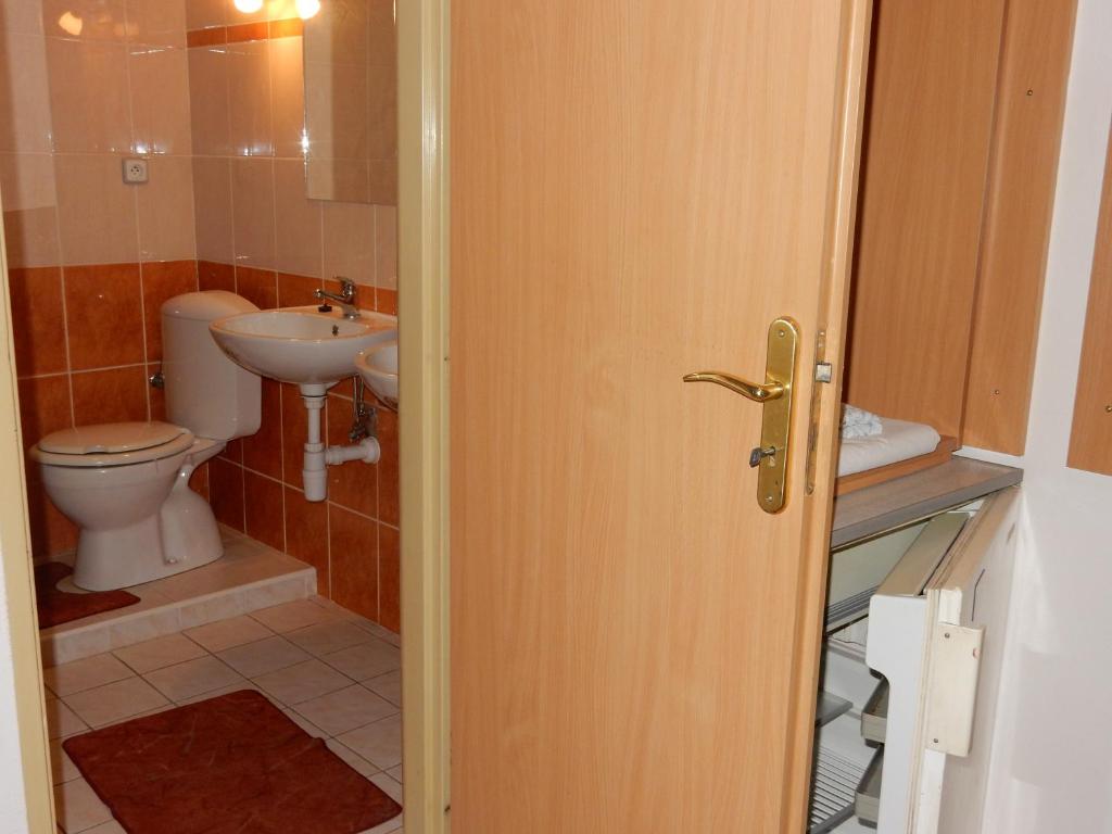 A bathroom at Penzión Bajo