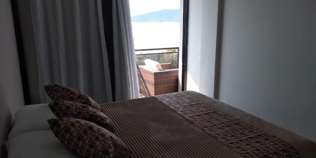  APARTAMENTO BEIRA MAR PÉ NA AREIA