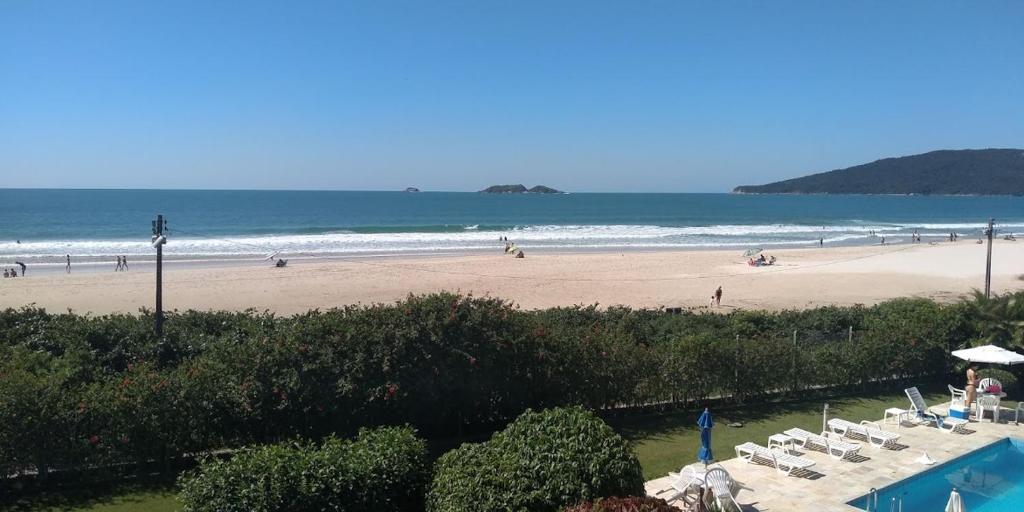  APARTAMENTO BEIRA MAR PÉ NA AREIA