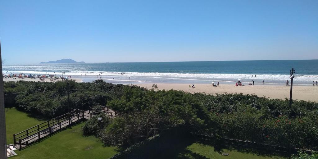  APARTAMENTO BEIRA MAR PÉ NA AREIA
