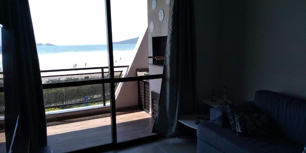  APARTAMENTO BEIRA MAR PÉ NA AREIA