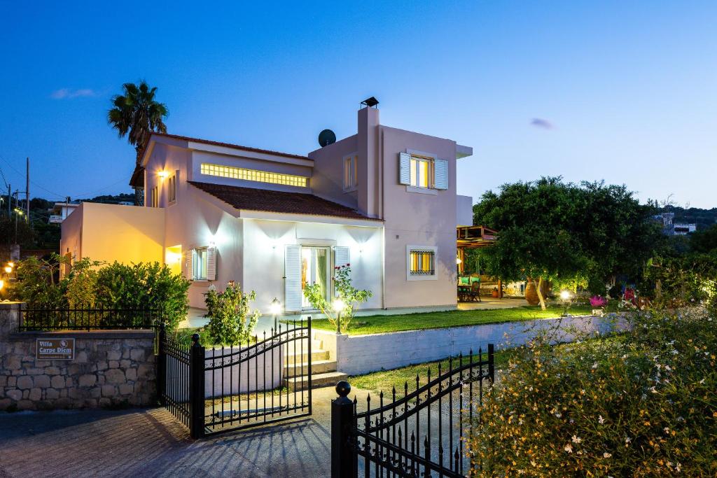 Bazén v ubytovaní Carpe Diem-Luxury Villa with private pool alebo v jeho blízkosti