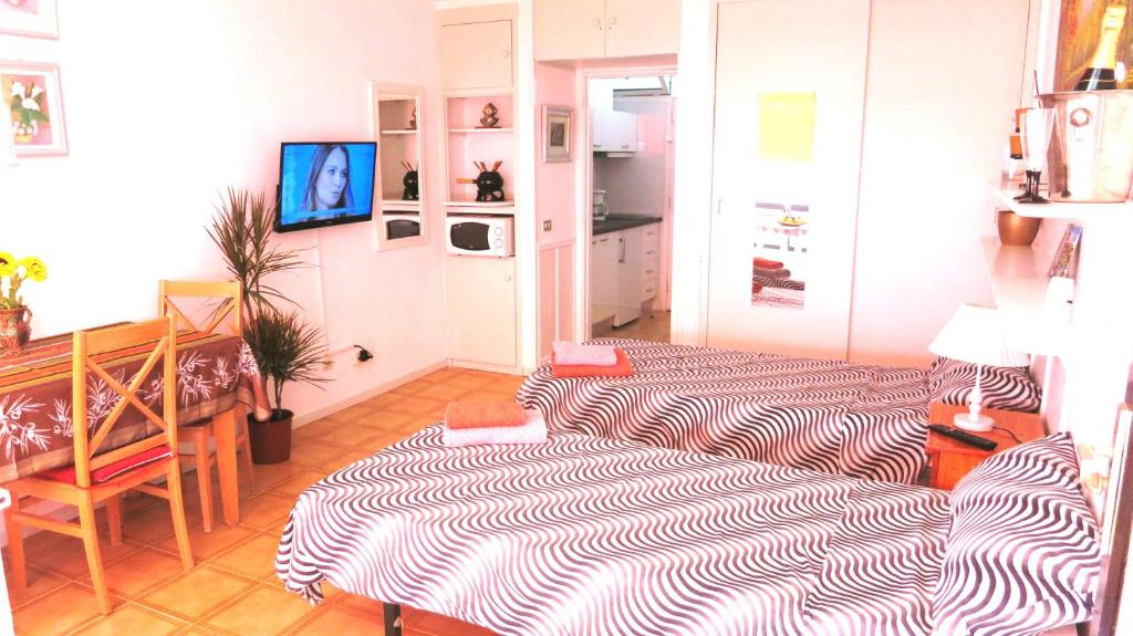 TV a/nebo společenská místnost v ubytování Studio in perfect location