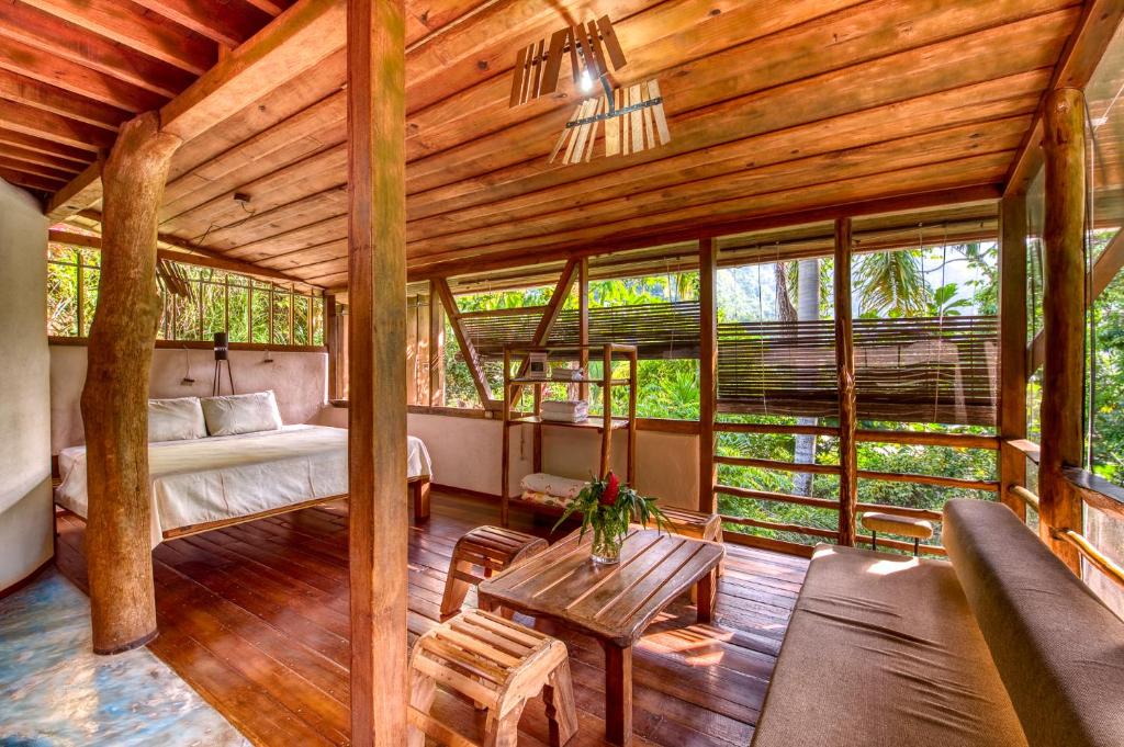Posezení v ubytování Omega Tours Eco-Jungle Lodge