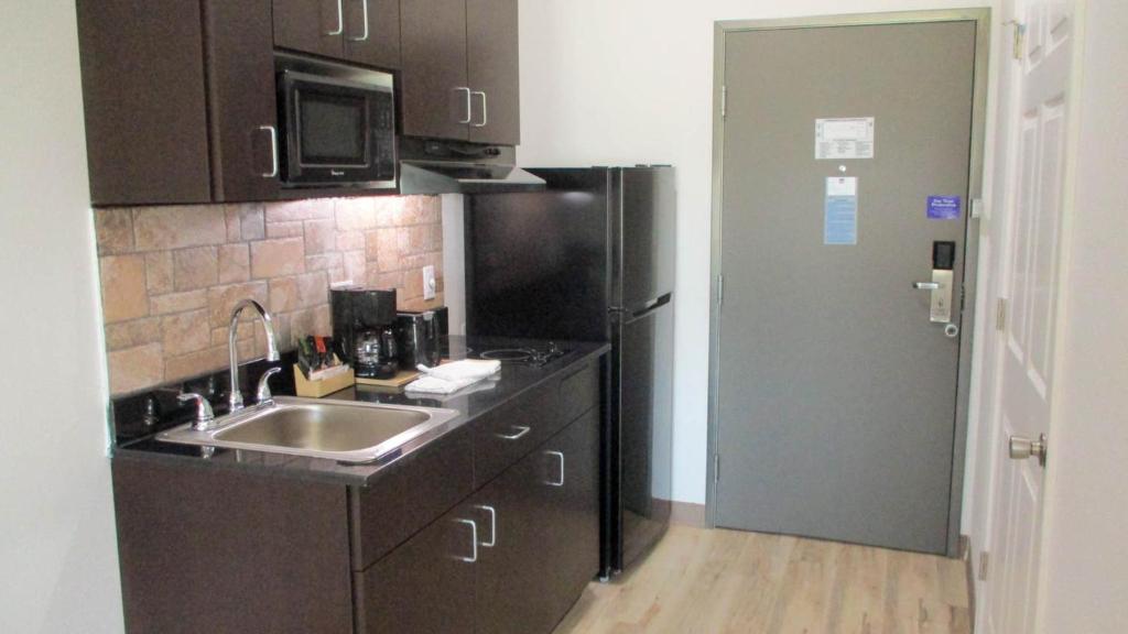 Studio 6-Port Allen, LA - Baton Rouge I-10 - Deluxe Kamer Met Kingsize Bed - Niet-Rokers