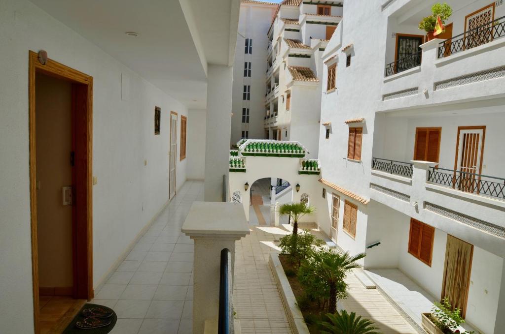 A balcony or terrace at 52 Luxury Pool - AC/WIFI