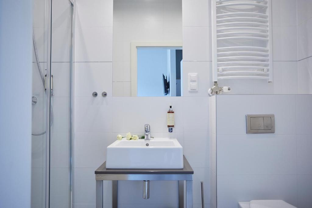 FLORIANSKA 32 by PI Apartments - Resim 43