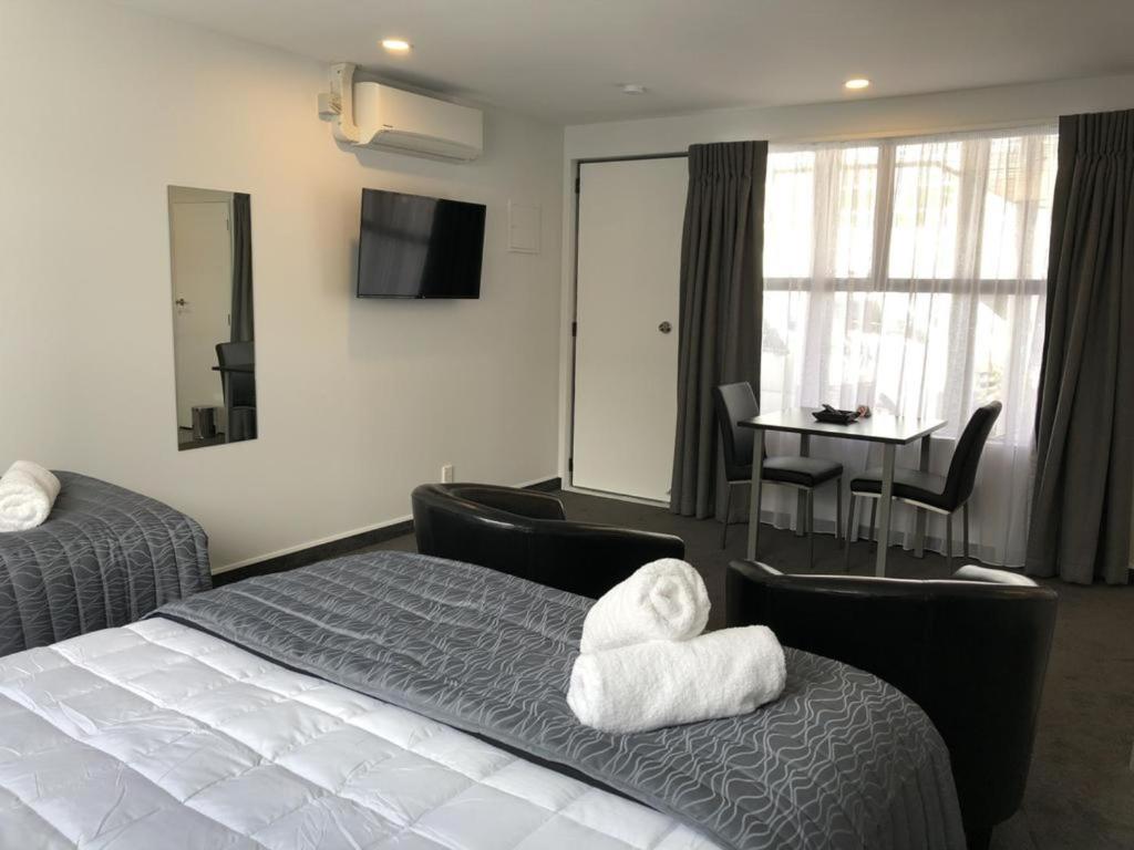 Durham Court Motor Inn - Twin Studio Room