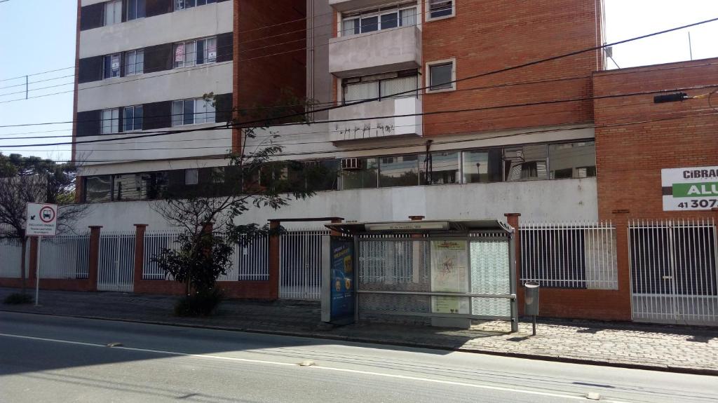  Conforto e tranquilidade no Centro de Curitiba!