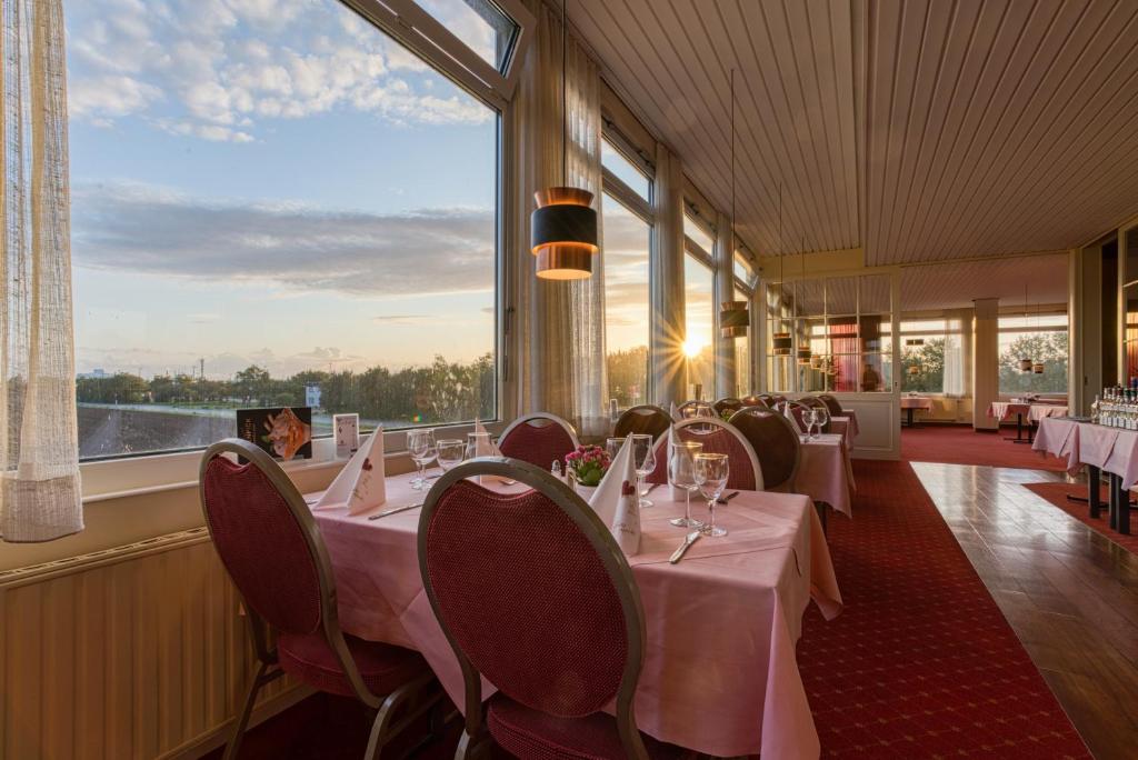 Restaurace v ubytování FF&E Hotel Dania