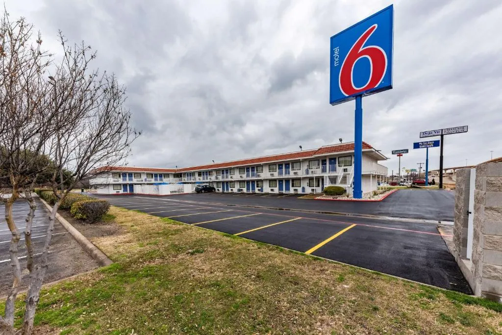 Motel 6-North Richland Hills, TX in North Richland Hills