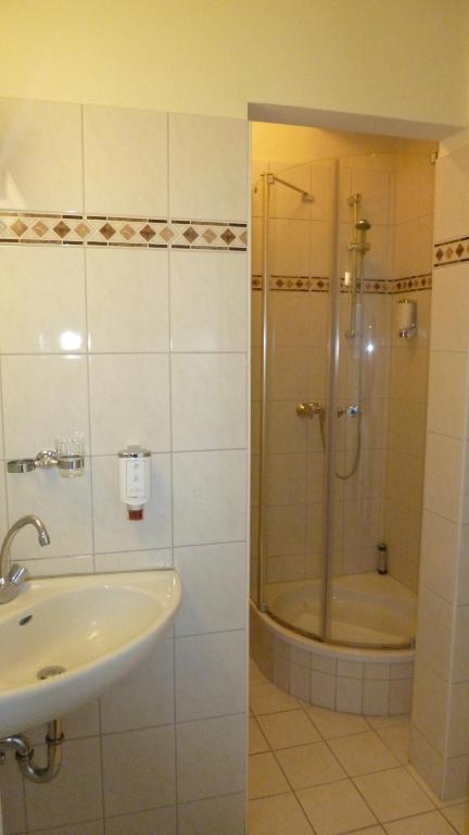 Koupelna v ubytování Hotel Deutscher Kaiser