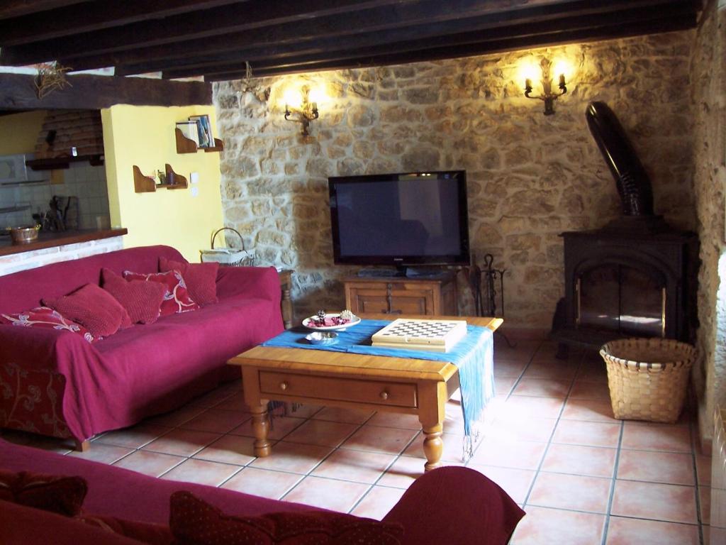 TV a/nebo společenská místnost v ubytování Casa rural La Toba I y II