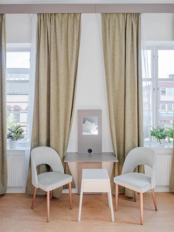 Posezení v ubytování Hamnhotellet