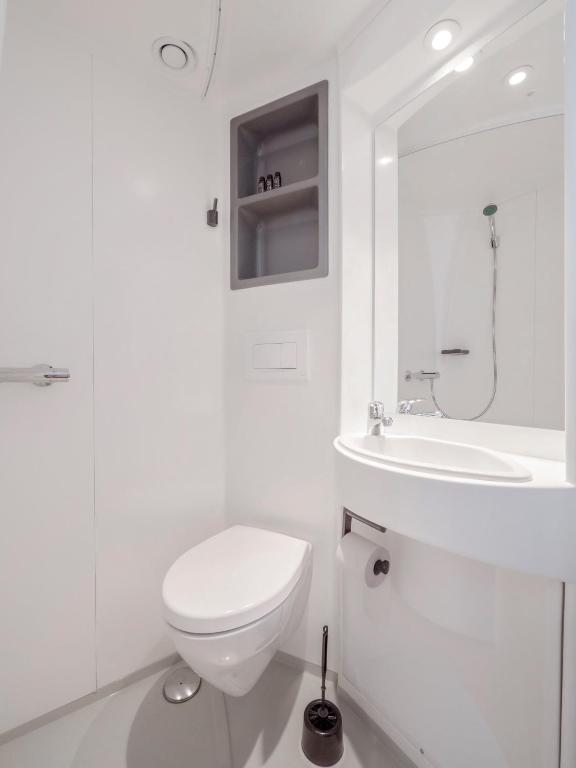 Koupelna v ubytování Hamnhotellet
