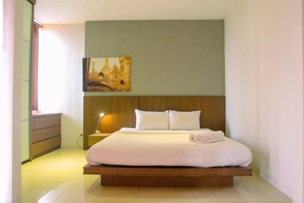 Modern 2BR Cervino Village Apartment By Travelio, Jakarta, Indonesia
