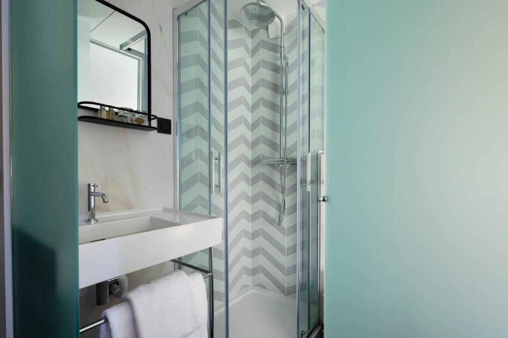 Hôtel Maxim Quartier Latin - Resim 25