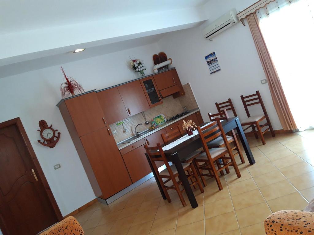 Kuchyň nebo kuchyňský kout v ubytování Apartament Gloria&Mitati