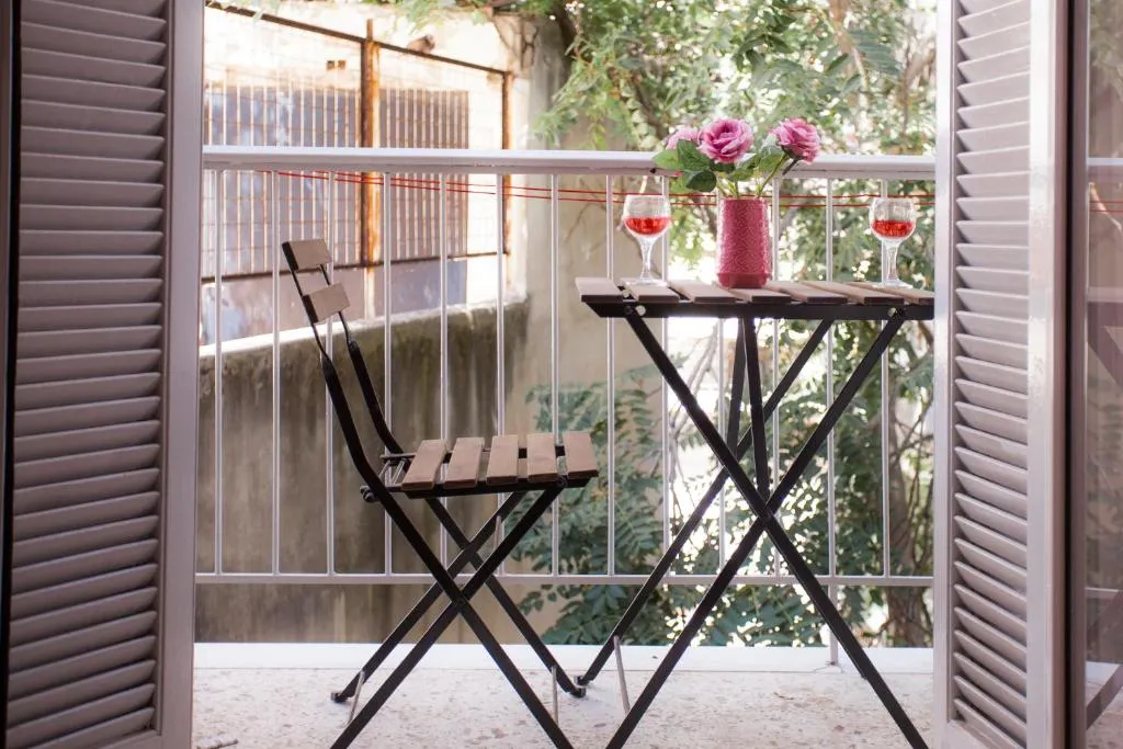 LITTLE MODERN STUDIO NEAR ACROPOLIS, Atena, Grecia