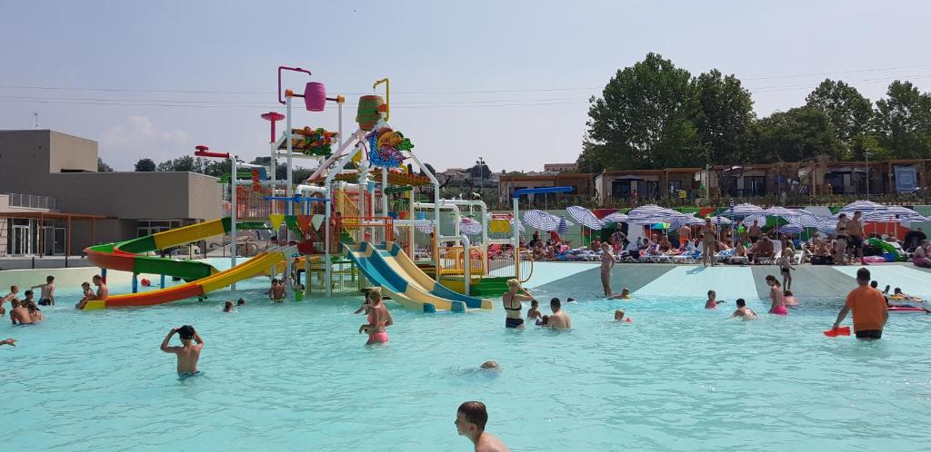 Bazen v nastanitvi oz. blizu nastanitve Camping Cisano - San Vito