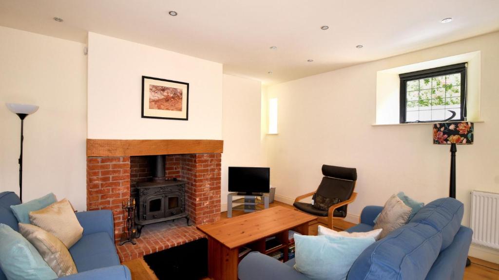 Yard Cottage