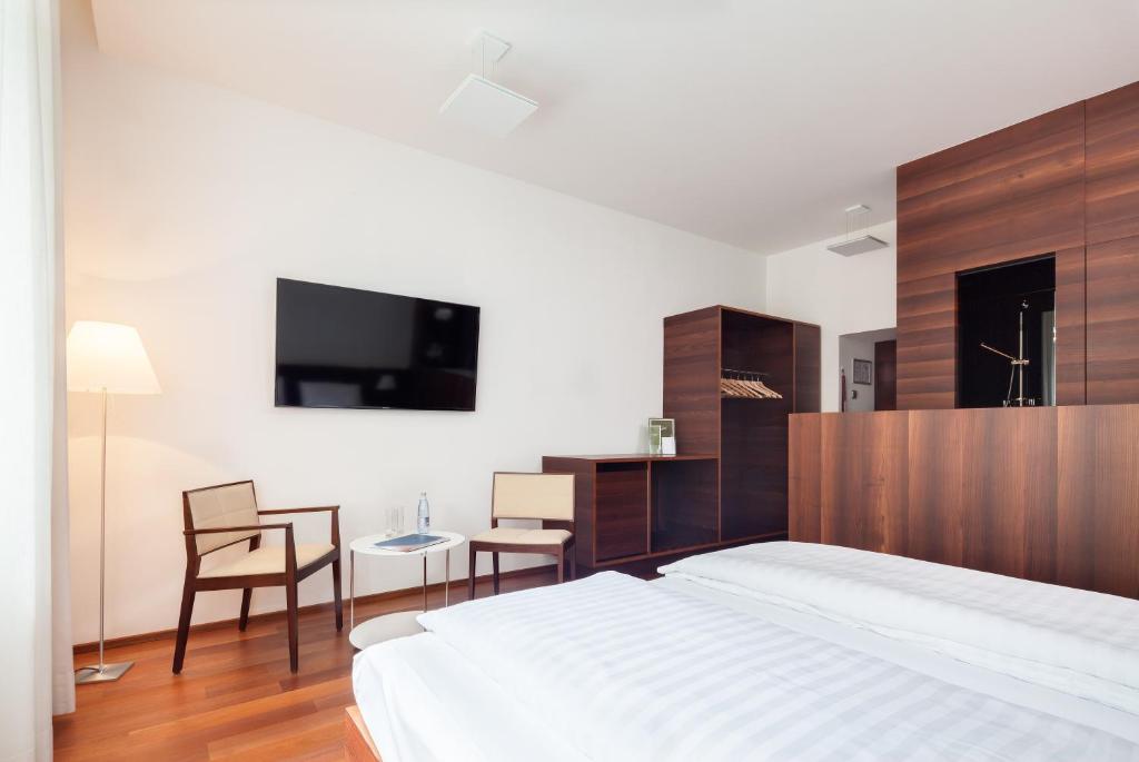 TV a/nebo společenská místnost v ubytování Hotel Central