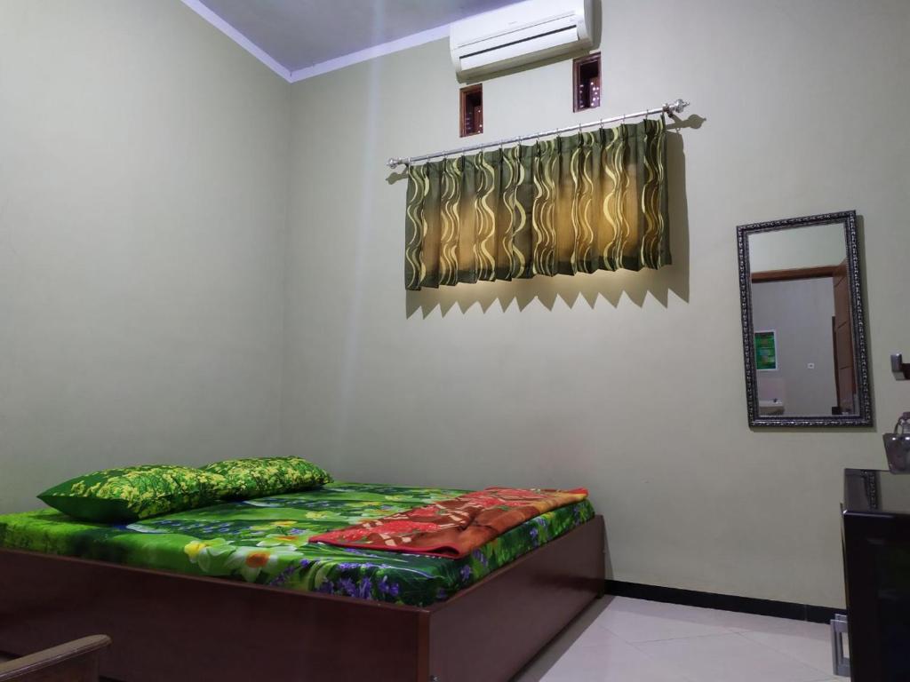 Ijen Bondowoso Home Stay - Habitación Doble Con Baño Privado
