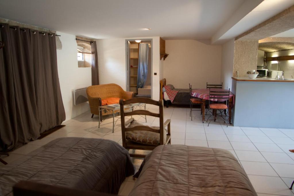 Un lugar para sentarse en Chambres d'hôtes Les Pratges