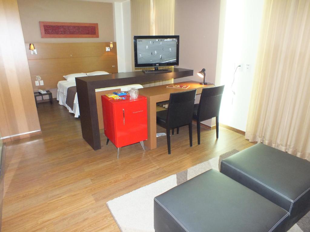  JB Palace Hotel