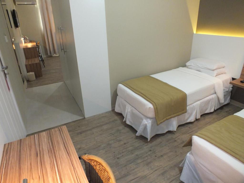  JB Palace Hotel