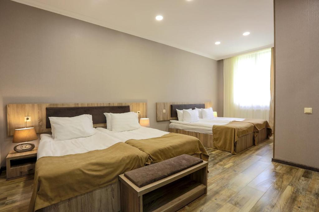 Suntower Hotel - Quadruple Room