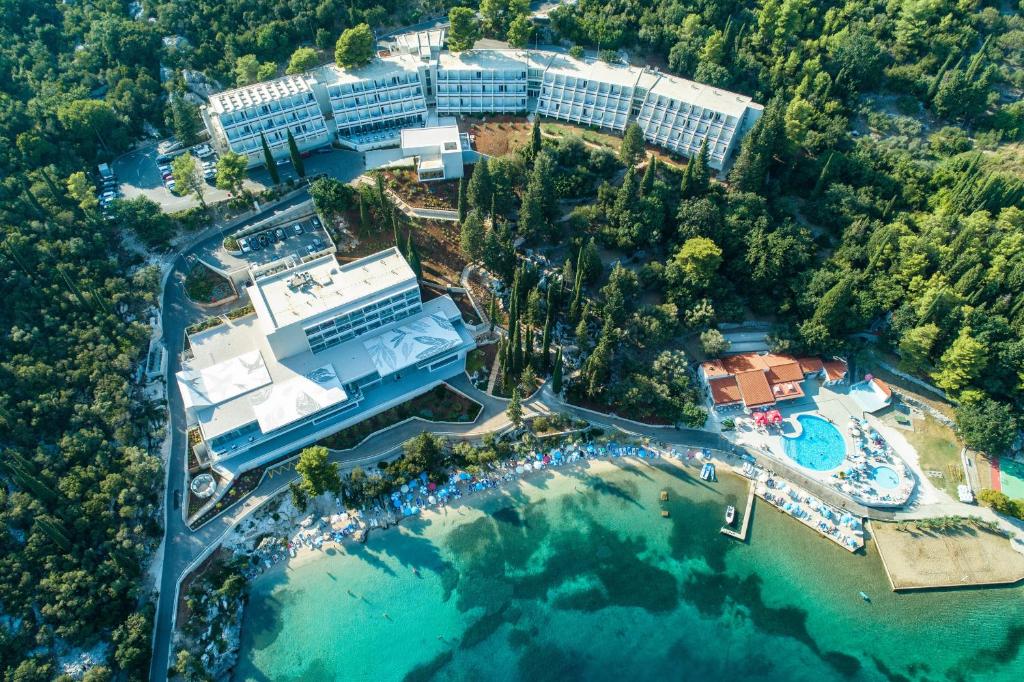 an aerial view of the resort and the water at Hotel Osmine in Slano
