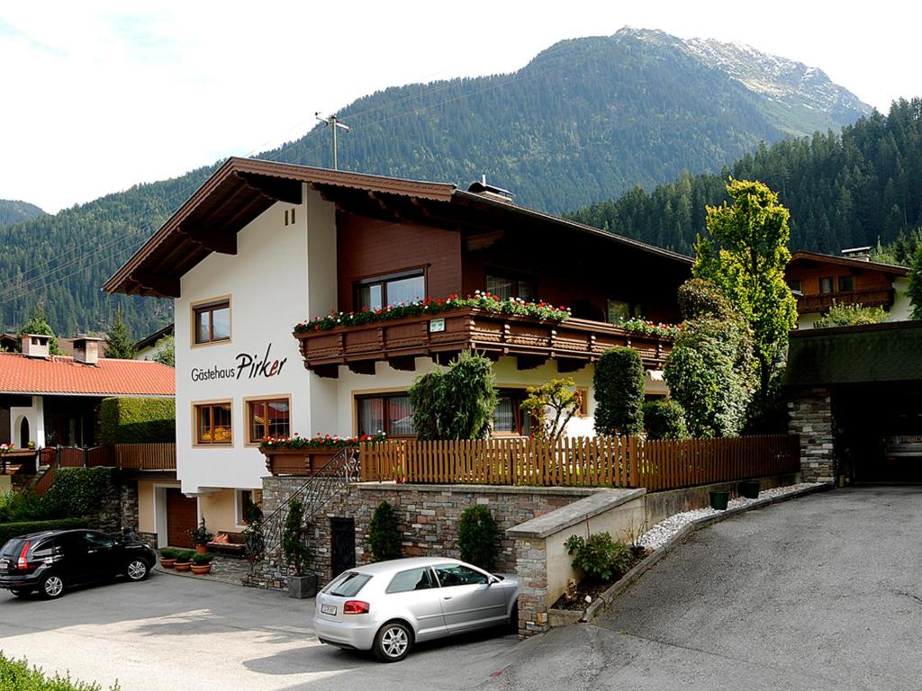 Výhľad na hory alebo výhľad na hory priamo z of the bed and breakfast