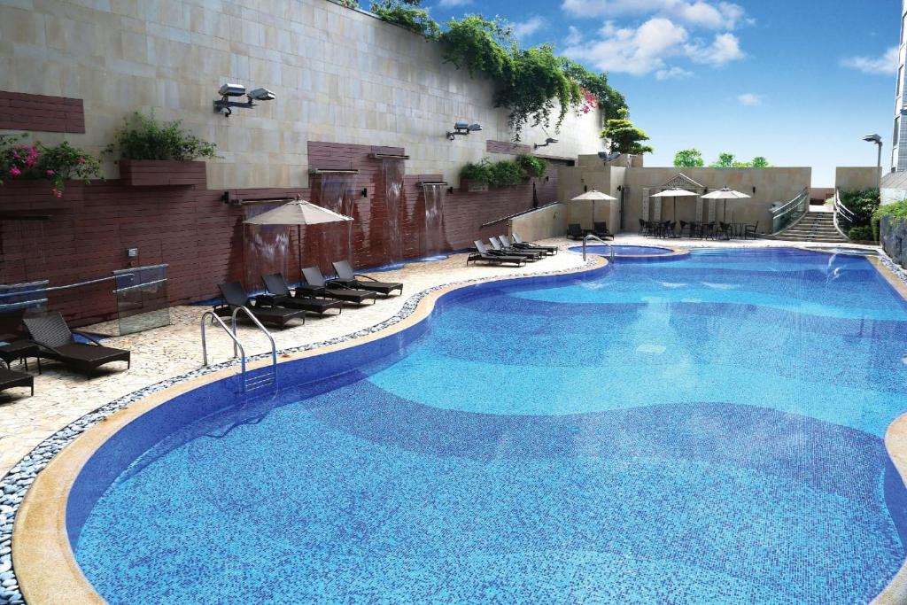 Piscina di Harbour Plaza 8 Degrees o nelle vicinanze