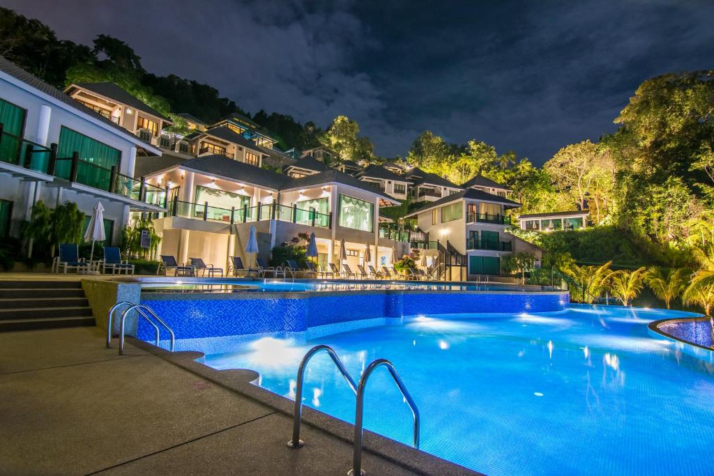 Bazén v ubytování Royale Chulan Cherating Villa nebo v jeho okolí