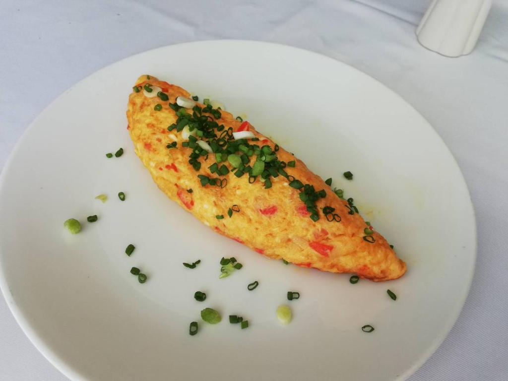 Golden Crown Grand Hotel - Resim 17