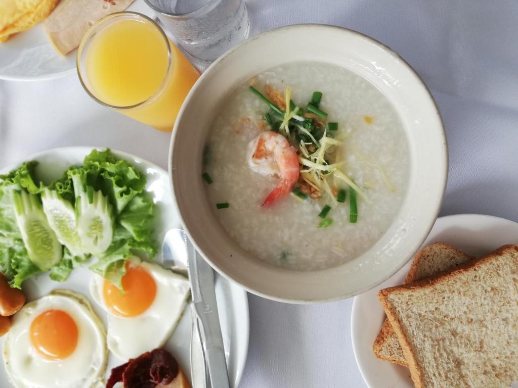 Golden Crown Grand Hotel - Resim 14