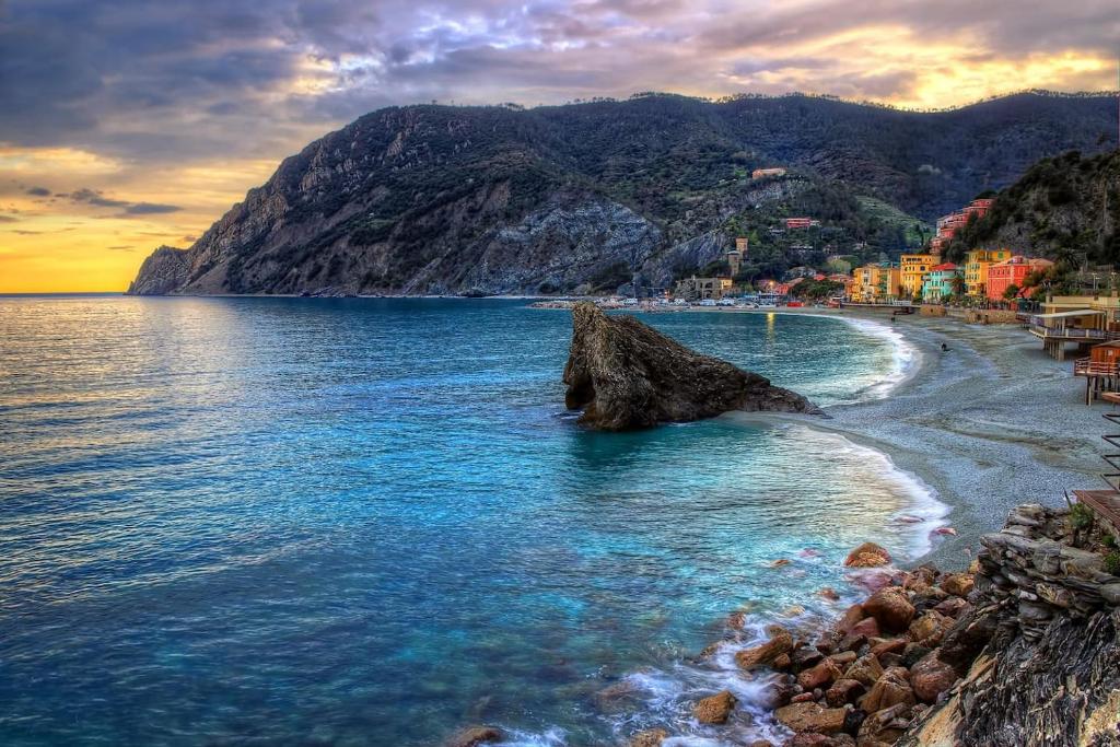 ALTIDO Sea View Flat with Balcony, Cinque Terre, Monterosso al Mare –  Updated 2023 Prices