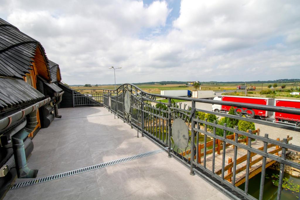 Balkón alebo terasa v ubytovaní Hotel Stary Młyn