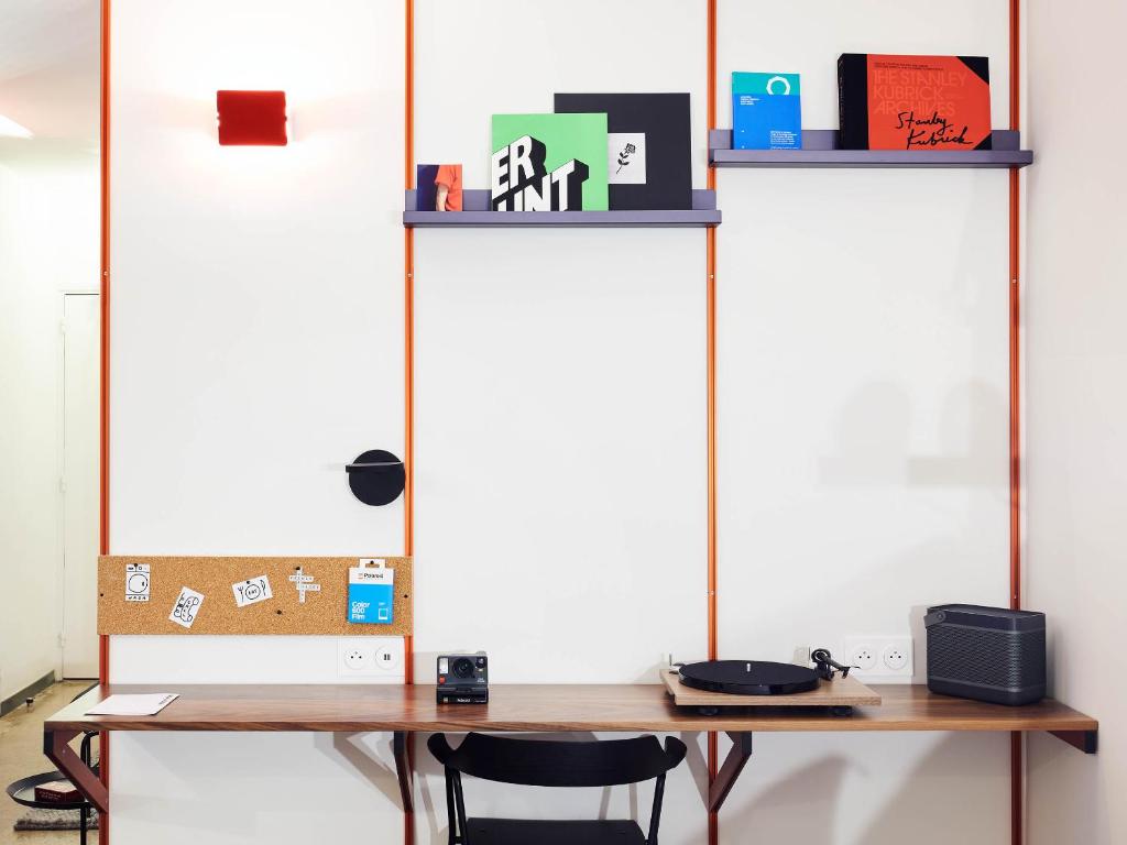 French Theory - Resim 27