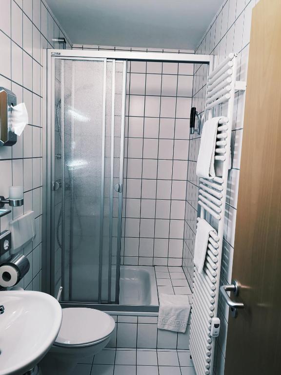 Vannituba majutusasutuses Hotel Zur Alten Druckerei