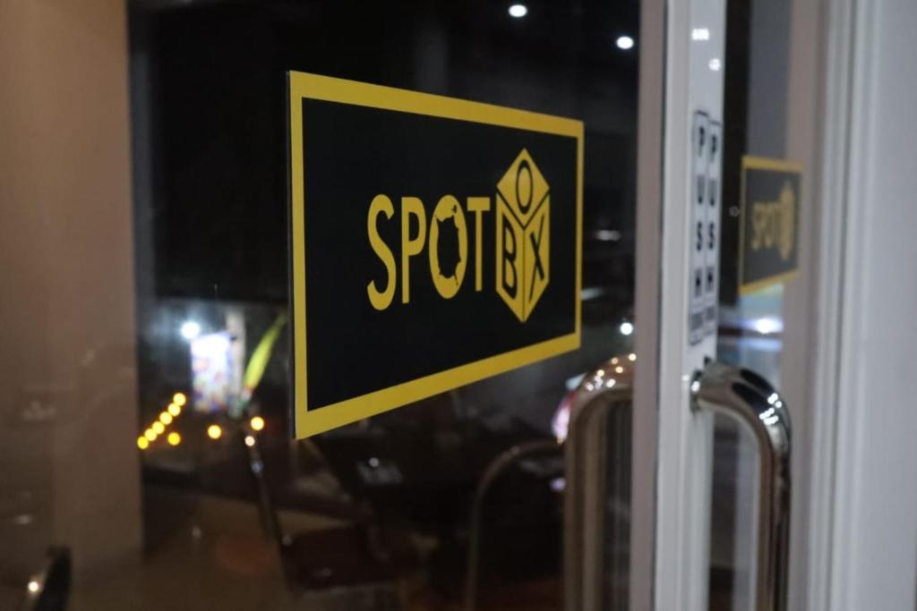 Certifikát, hodnocení, plakát nebo jiný dokument vystavený v ubytování Front One Inn Kediri